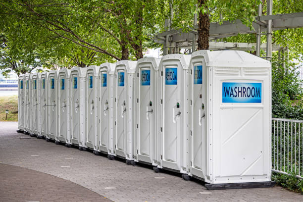 Best Porta potty delivery and setup  in Hapeville, GA